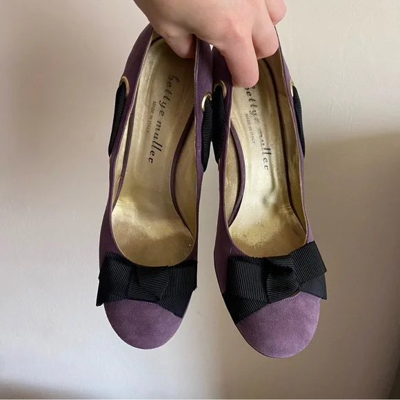 Bettye Muller Lavender Purple Suede Heel Shoes with Black Bow and Ribbon - Picture 3 of 8